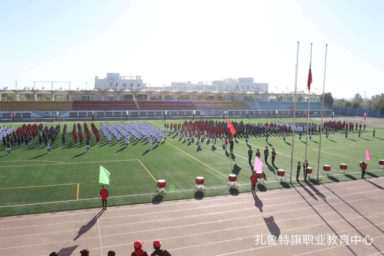 扎鲁特旗职校智慧阅览室